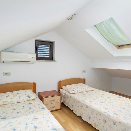 Nice Apartment In Jurandvor With Wifi Εξωτερικό φωτογραφία